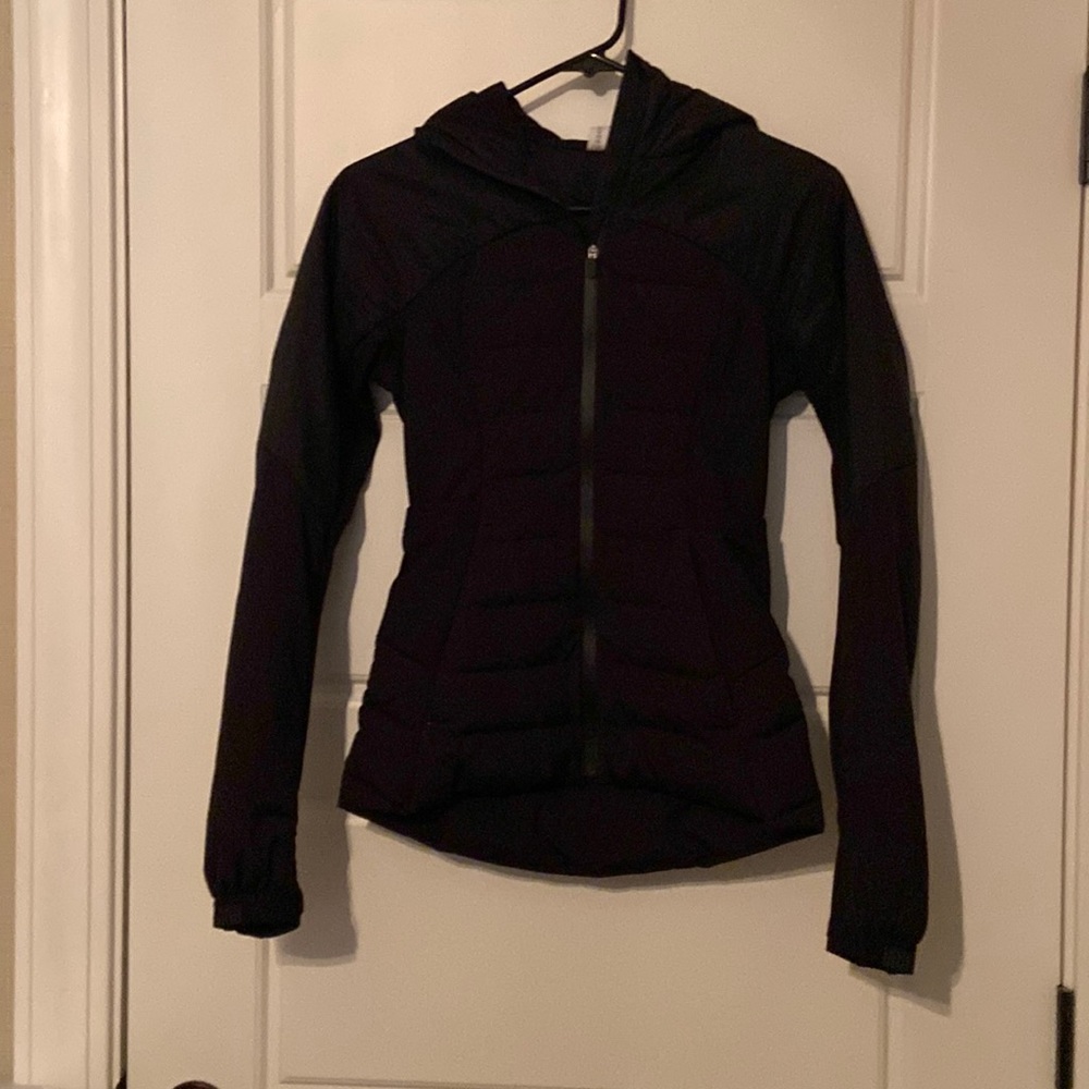 Lululemon Size 2 Down for it All Jacket EUC